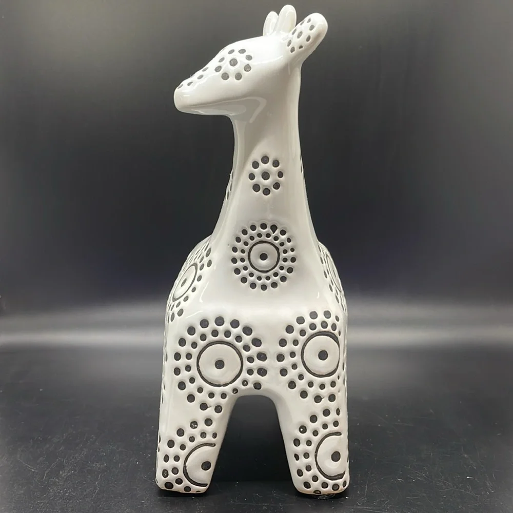 NWT Pier 1 abstract dotted circle pattern giraffe trinket storage planter